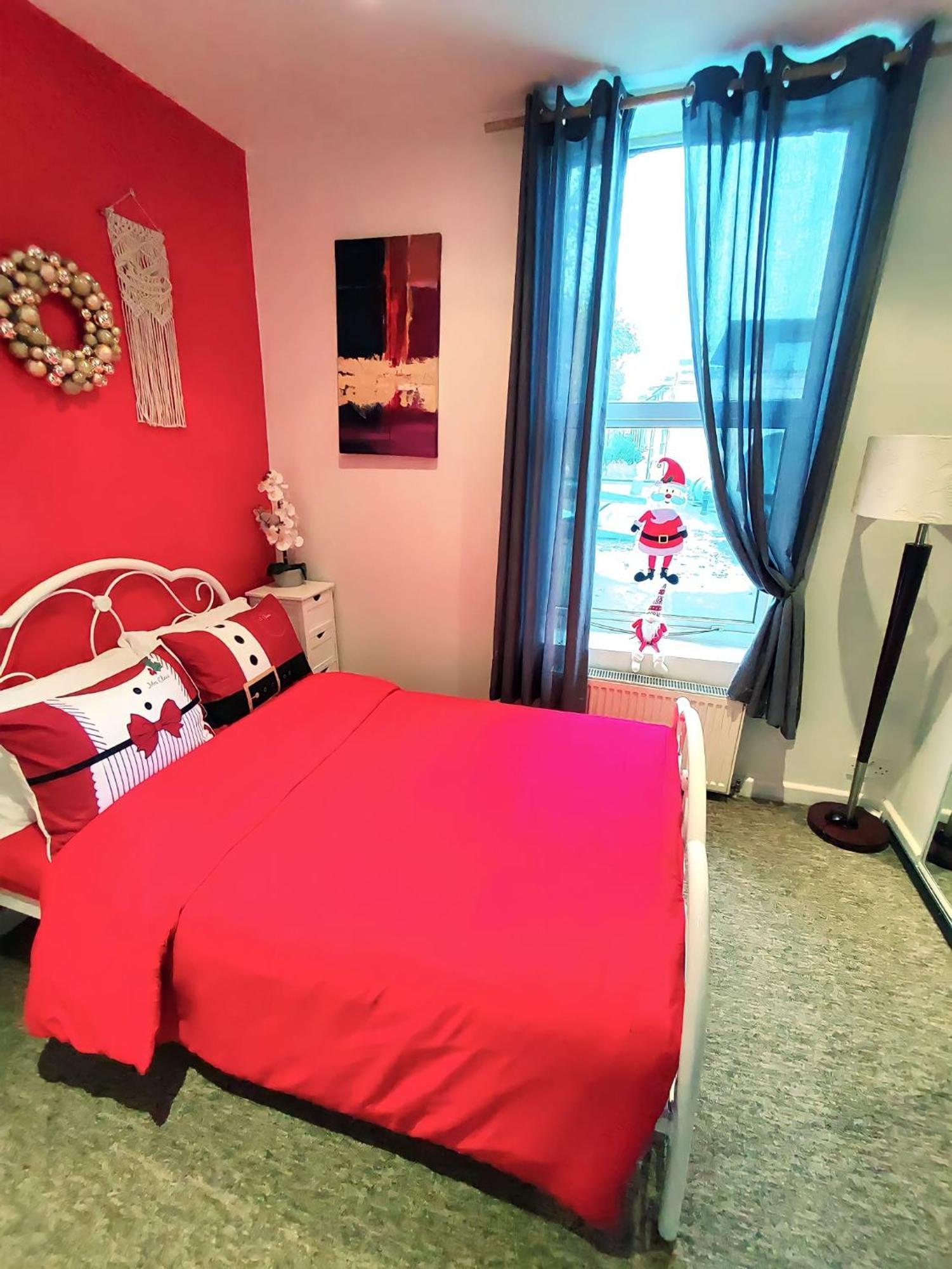 Double Room Lgbt Лондон Экстерьер фото